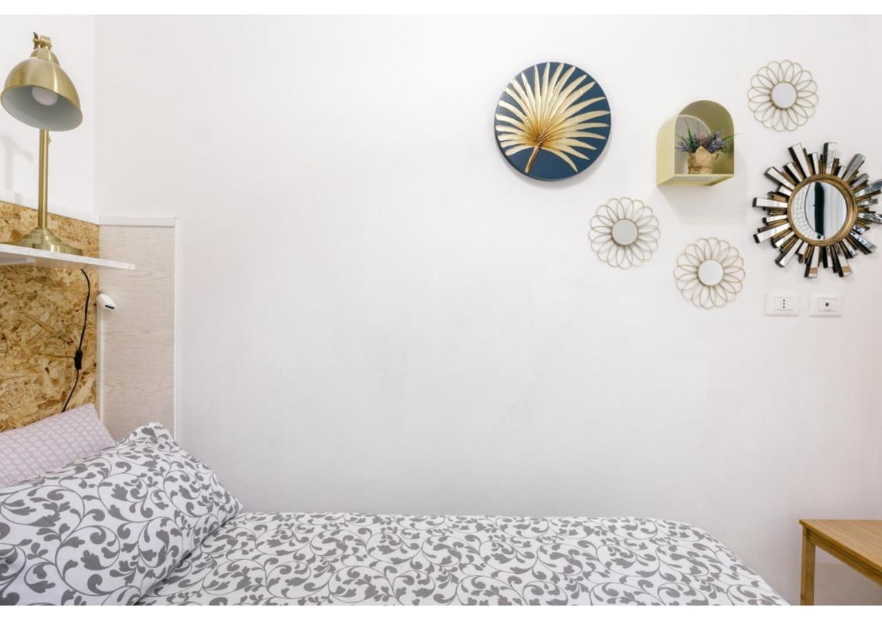 Pied-A-Terre Domusuite Rhome Colosseo Roma Dış mekan fotoğraf